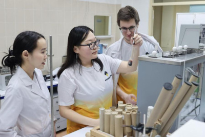 Учебную лабораторию «Роснефти» открыли в СВФУ / ЯСИА   