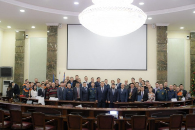 В Якутске с юбилейной датой поздравили работников управления ГО и ЧС / ЯСИА Якутск Якутск Республика Саха (Якутия)