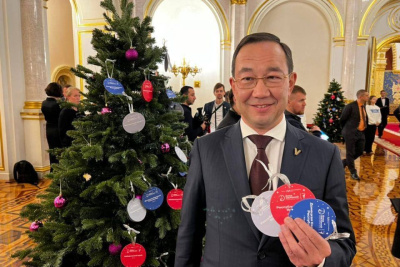 Глава Якутии Айсен Николаев принял участие во всероссийской акции «Ёлка желаний» в Кремле / ЯСИА   