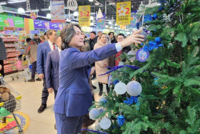 Джулустан Борисов принял участие в благотворительной акции «Елка добра» / ЯСИА   