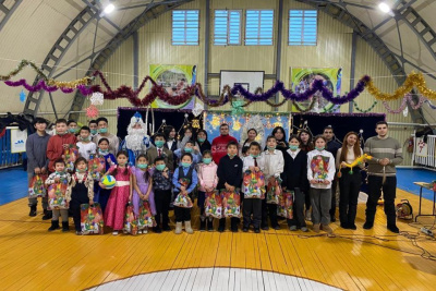 Воспитанникам Тойбохойского детского дома подарили новогодний утренник / ЯСИА   