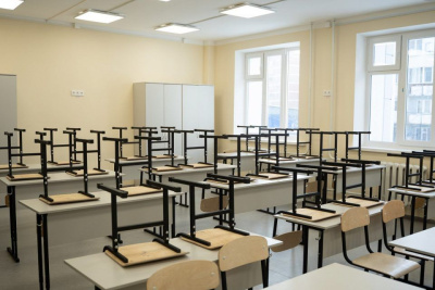 В Минобразования Якутии опровергли сообщение о запрете носить школьницам брюки / Николай Борисов   