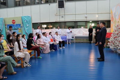 Алмазэргиэнбанк передал Педиатрическому центру Якутска сертификаты на оборудование / ЯСИА Якутск Якутск Республика Саха (Якутия)