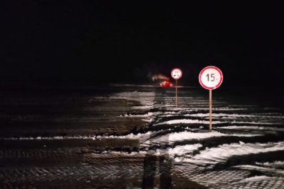 На автозимнике устье реки Маят — Саскылах повысили грузоподъемность  / ЯСИА   