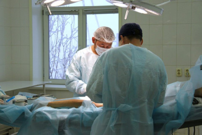 В Ожоговом центре Якутии впервые провели пересадку кожи с применением мультифакторного препарата / Саина Титова   