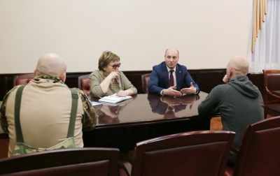 Беседы в мире о войне /    