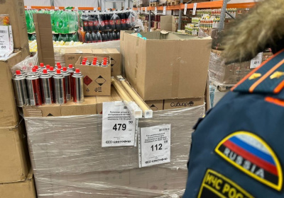 Не соблюдаем тишину и выезжаем на лед /    