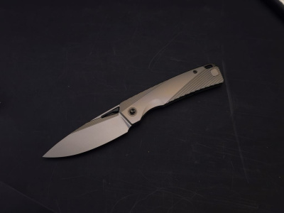 Складной нож TuoTown Themis Stonewash, сталь T14N, рукоять Grey Ti