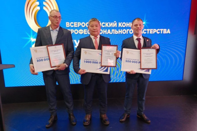Слесарь из Якутии получил миллион рублей за победу в конкурсе «Лучший по профессии» / ЯСИА   