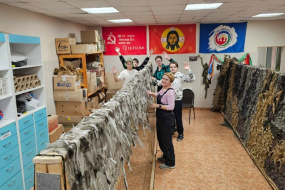 Ольга Балабкина встретилась в Мирном с волонтёрами районного штаба «Мы вместе» / ЯСИА   