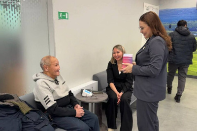 Сбер устроил новогодний сюрприз для постоянного гостя / ЯСИА   