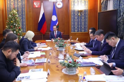 Айсен Николаев поручил ускорить темпы расселения и строительства жилья в микрорайоне Спортивном / ЯСИА   