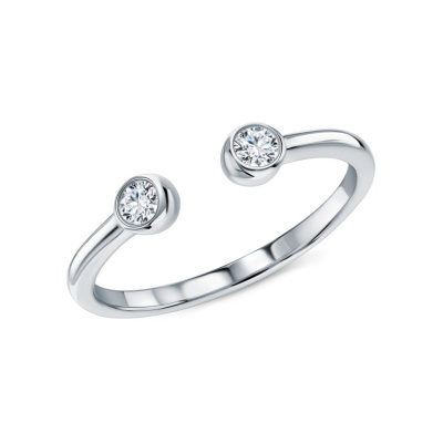 Серебряное кольцо с бриллиантами выращенными