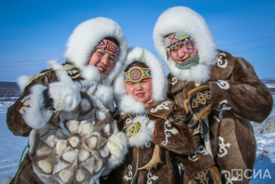 Объявлен прием заявок на премии главы республики за вклад в развитие родных языков / ЯСИА   