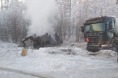 В смертельном ДТП в Горном районе столкнулись бензовоз и УАЗ UPD / ЯСИА   