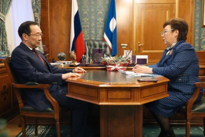 Айсен Николаев и Феодосия Габышева обсудили цели и задачи по развитию родных языков / ЯСИА   