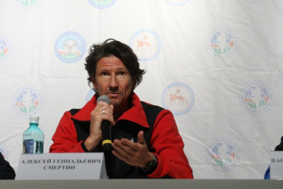 Экс-футболист сборной России Алексей Смертин сравнил забеги в Оймяконе и Сахаре / Дьулустаан Сергеев   