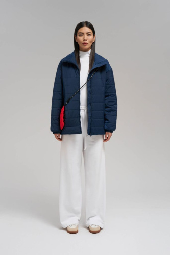 Стеганая куртка с искусственным утеплителем