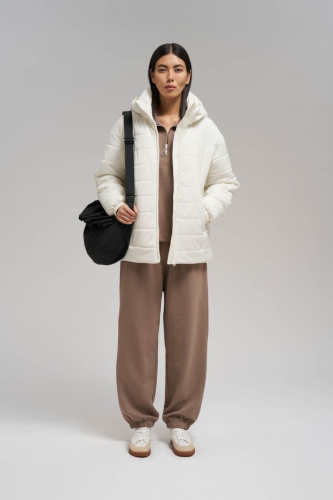 Стеганая куртка с искусственным утеплителем