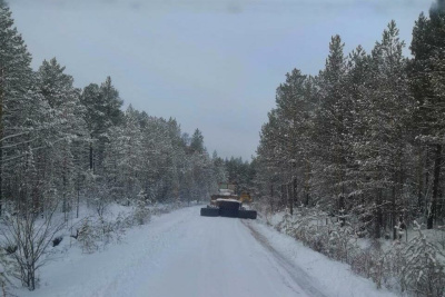 На региональной автодороге Олекминск — Сунтар повысили грузоподъемность зимника / ЯСИА   