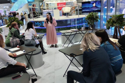 Лекцию о якутских украшениях провели на выставке-форуме «Россия» / ЯСИА   