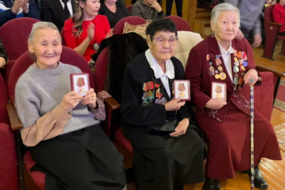 Жители Ытык-Кюеля отметили позитивные изменения в развитии Таттинского района / ЯСИА   