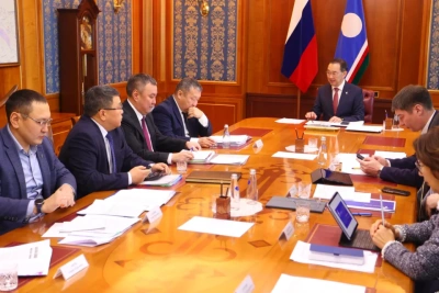 Айсен Николаев поставил задачи по развитию авиационной отрасли Якутии / ЯСИА   