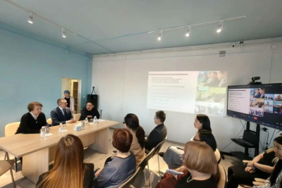 Артур Орлов обсудил с психологами Якутии проблемы детей и родителей / ЯСИА   