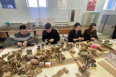 В Якутске студенты техникума изготовили блиндажные свечи / ЯСИА Якутск Якутск Республика Саха (Якутия)