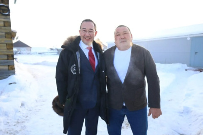 Глава Якутии встретился с именитыми амгинскими спортсменами / ЯСИА   