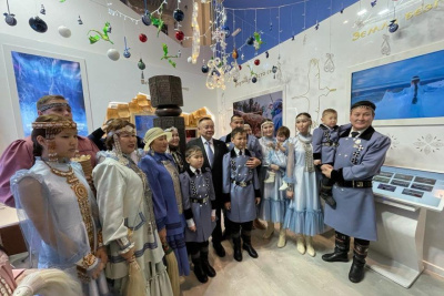 Министр строительства и ЖКХ РФ оценил достижения строительной отрасли Якутии на выставке «Россия» / ЯСИА   