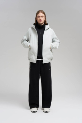 Ветровка из мембранной ткани с защитой от влаги и ветра