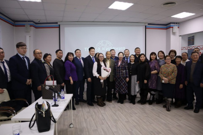 Круглый стол о трудовом воспитании в образовательных учреждениях провели в Якутске / ЯСИА Якутск Якутск Республика Саха (Якутия)