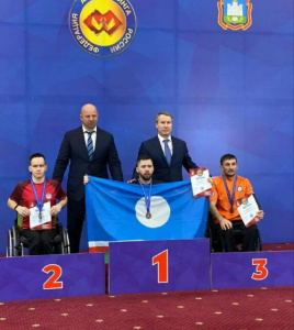 Якутянин получил право выступить на чемпионате мира по армрестлингу / Дьулустаан Сергеев   