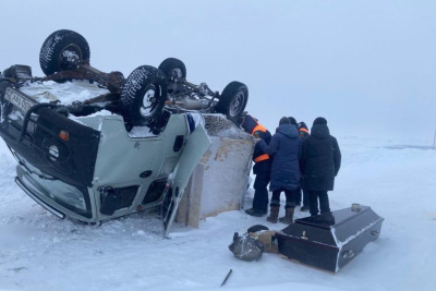В Якутии на автозимнике перевернулся микроавтобус, перевозивший гроб с телом / Саина Титова   Республика Саха (Якутия)