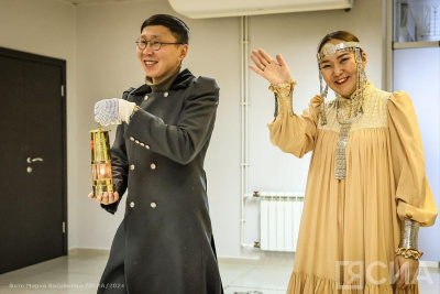 Супруги Федоровы привезли в Якутск огонь семейного очага «Сердце России» / Саина Титова Якутск Якутск Республика Саха (Якутия)