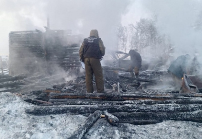 По факту гибели людей при пожаре в селе Нюрбачан возбуждено уголовное дело /    