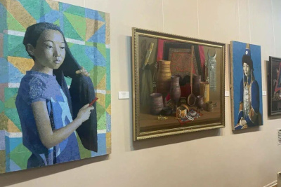 В Хабаровске открылась выставка якутских художников «Земля Олонхо» / ЯСИА Хабаровск Город Хабаровск Хабаровский край