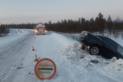 В ДТП с цистерной в Мирнинском районе пострадали три человека, в том числе подросток / ЯСИА   