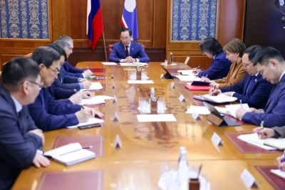 Глава Якутии поручил правительству выполнить положения указа президента о статусе многодетных семей / ЯСИА   