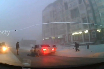 В Якутске водитель сбил женщину и ребенка на пешеходном переходе / Саина Титова Якутск Якутск Республика Саха (Якутия)