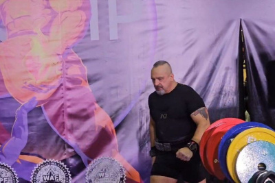Железнодорожник из Алдана стал победителем чемпионата мира по пауэрлифтингу / ЯСИА Москва Город Москва Москва