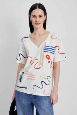 Футболка с абстрактным принтом