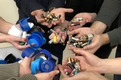 30 кг пластиковых крышек и 50 кг батареек на переработку сдали сотрудники «Полиметалла» в Якутске / ЯСИА Якутск Якутск Республика Саха (Якутия)