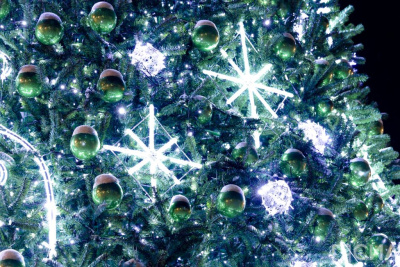 Новогоднюю ель на площади Орджоникидзе в Якутске демонтируют на этой неделе / ЯСИА Якутск Якутск Республика Саха (Якутия)