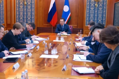 Айсен Николаев поставил новые задачи на планерке с руководством правительства и администрации / ЯСИА   