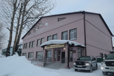 Кирилл Бычков посетил детскую школу искусств в Алдане / Мария Горохова   