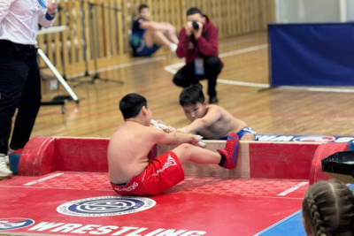 В Жиганске провели турнир по мас-рестлингу памяти Романа Дмитриева / Дьулустаан Сергеев   