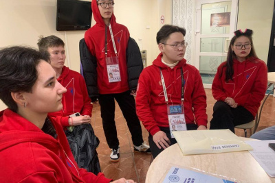 Школьники из Якутии принимают участие в съезде «Движения первых» в Москве / Майя Гоголева   