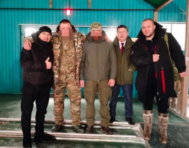 В отпуск прибыл еще один военнослужащий /    